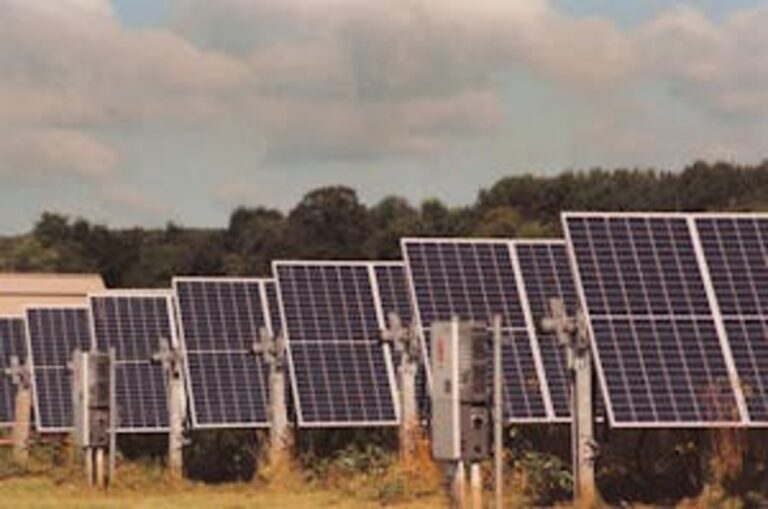 Sandstorm Survival Guide: Self-Cleaning Solar Panels That Boost Yield by 40%