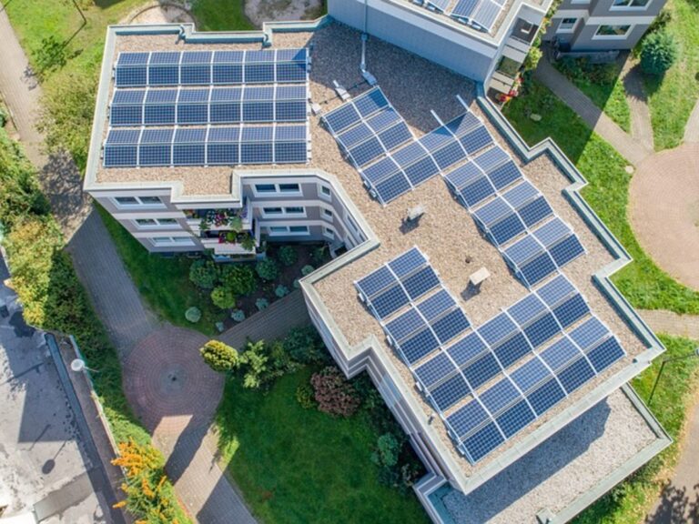 How to Choose the Right Solar Charge Controller for an Efficient Solar Home Use System