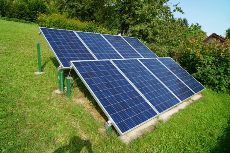 The Key Role of Solar Controllers in a Sustainable Home Energy System